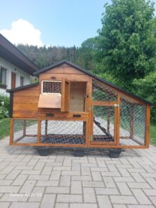 Veľké otváracie dvierka na čistenie vnútorného priestoru kurína
