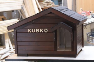 zateplená búda ARMNNI pre malého psa s menovkou KUBKO