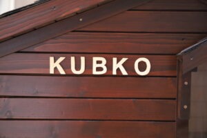 Menovka KUBKO na zateplenej búde ARMNNI pre psa
